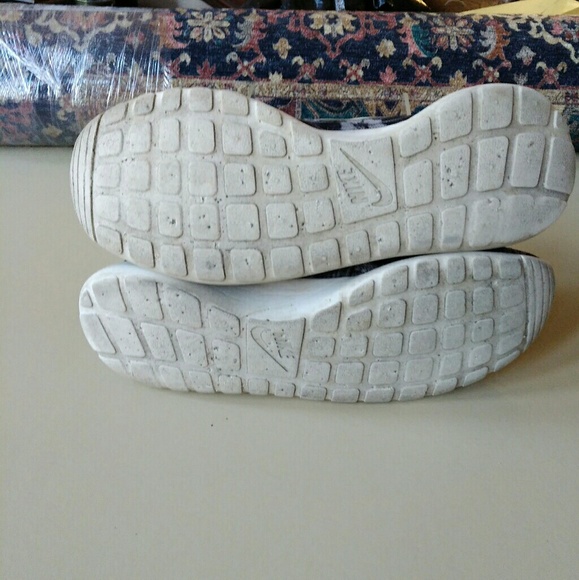 🎇HOST PICK🎇 Nike Rocherun Print CoolGrey floral - Picture 7 of 8